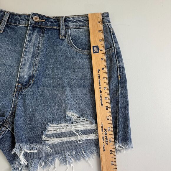 KanCan Women's High Rise Mom Shorts Medium Wash Distressed Size 13 / 30 - Picture 11 of 12